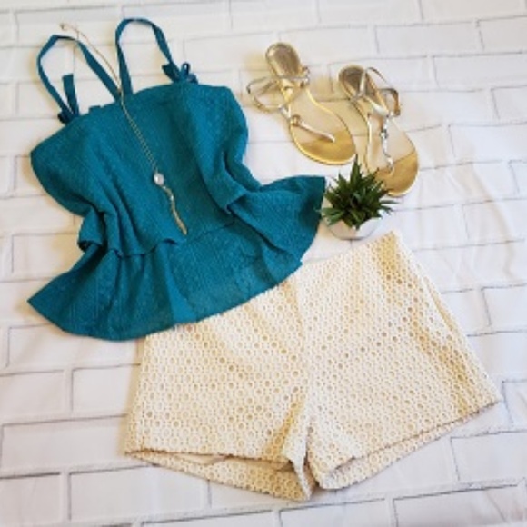 NWT Eyelet Embroidered Turquoise Halter Top - Picture 2 of 3